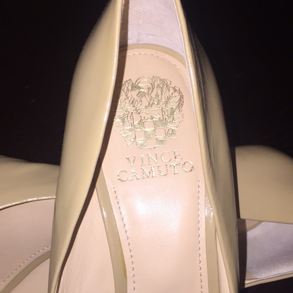 Vince Camuto Tan Heels - Picture 2 of 4
